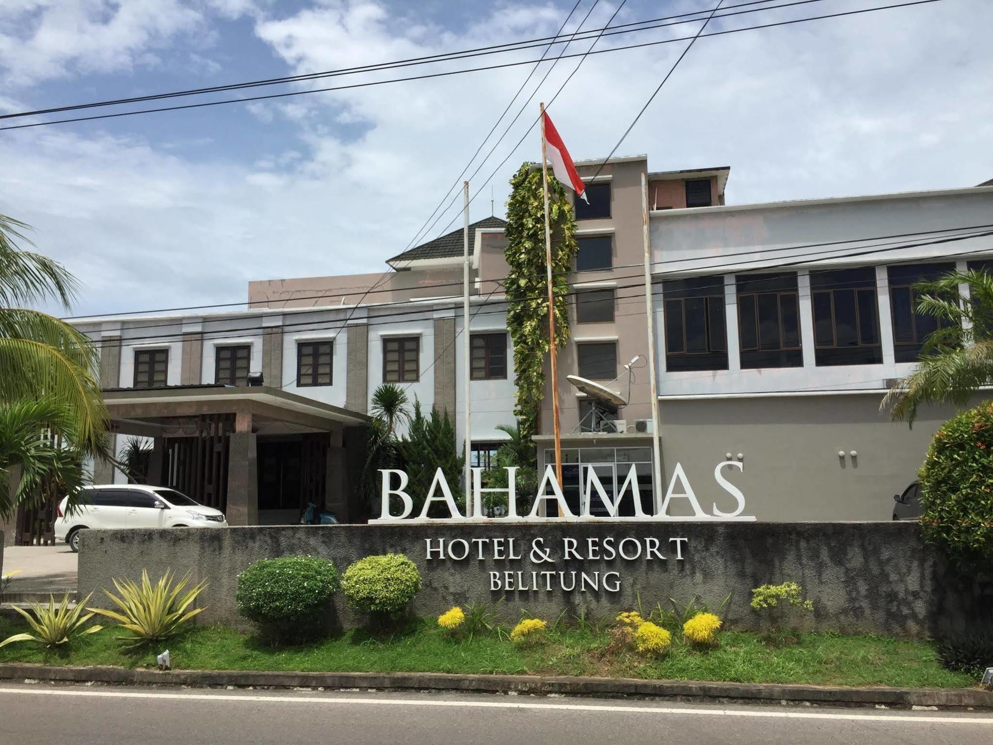 Bahamas Hotel & Resort Tanjung Pandan Extérieur photo